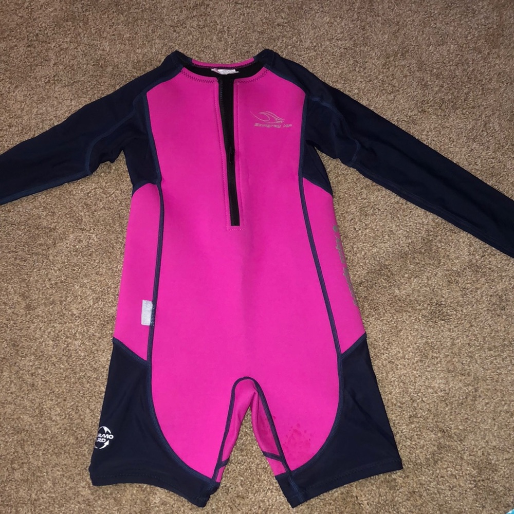 Aqua Sphere Stingray HP Youth Long Sleeved Size 8 Pink/Navy Blue Wetsuit
